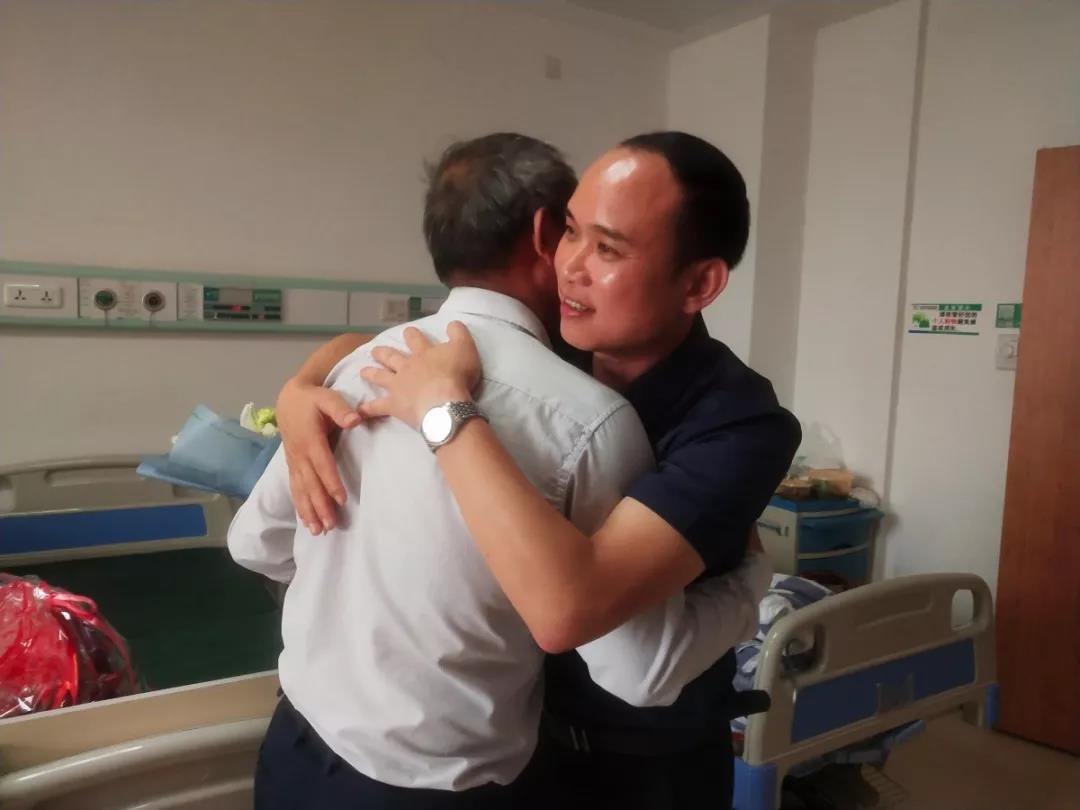 真情關(guān)懷，慰問員工丨老羅，愿您早日康復(fù)！
