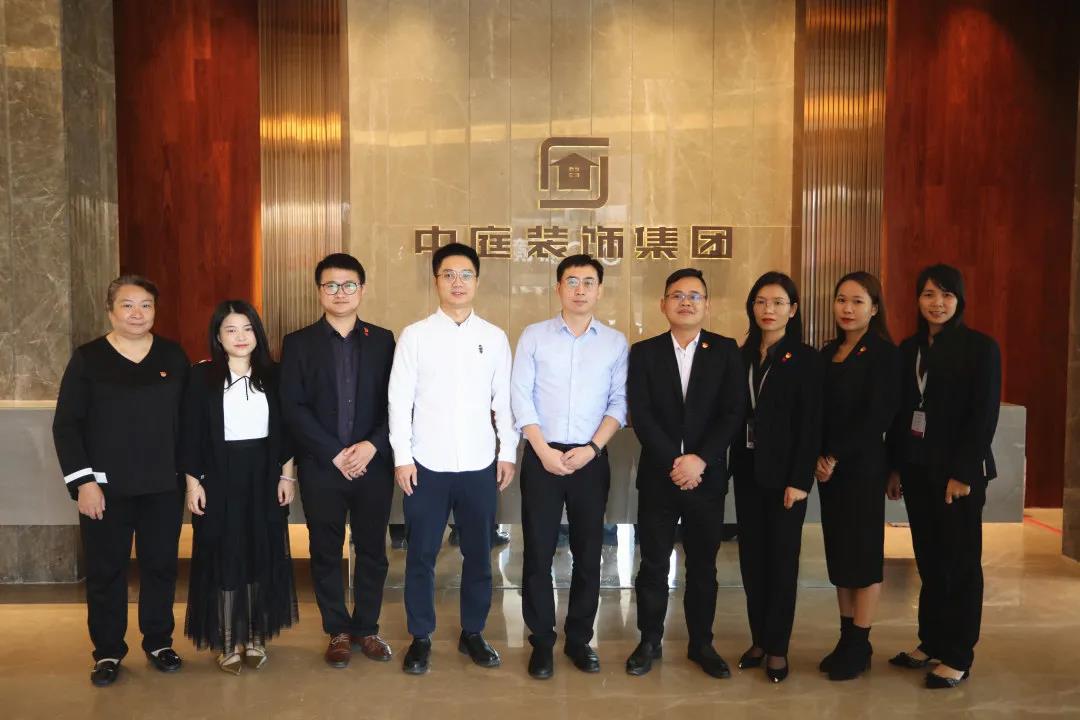 兩新黨建丨青秀區(qū)組織部、兩新組織黨工委領(lǐng)導(dǎo)到集團(tuán)調(diào)研并指導(dǎo)黨建工作